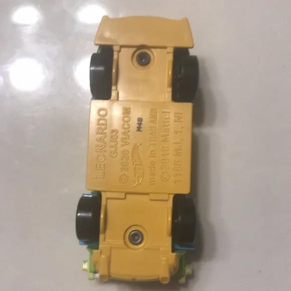 Near mint condition ninja turtles Leonardo hot wheels - Picture 5 of 6